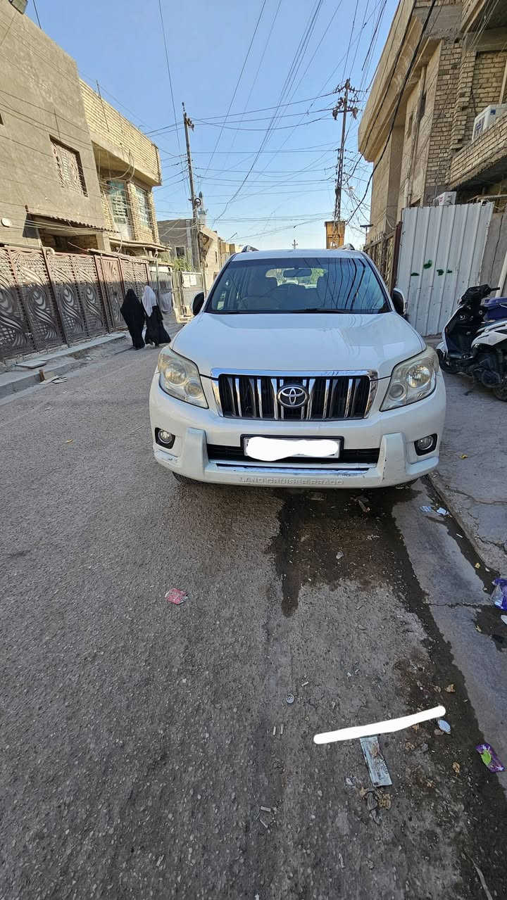 سلام عليكم برادو للبيع موديل 2010 اربعه سلندر مكينه 2700  ما مفتوحه سياره بلاديه مال جناي  فقط بيه بارد باب سايق وخلف السايق سعره (210) وبيه مجال ***********
