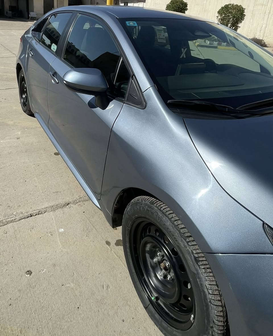 كورلا  موديل LE  23   رقم بغداد   وارد امريكا
ماشية 37054  محرك 2000 سيارة جديدة بمعنى الكلمة حادث موضح بصور  تحكمات استيرن هند بريك دكمة شاشة كاربلي 
 سيارة باسمي شرط تحويل ثاني يوم 
السعر  165  وبيها مجال بسيط  
عنوان بغداد الرصافة 
اتصال *********** ابو حسين
