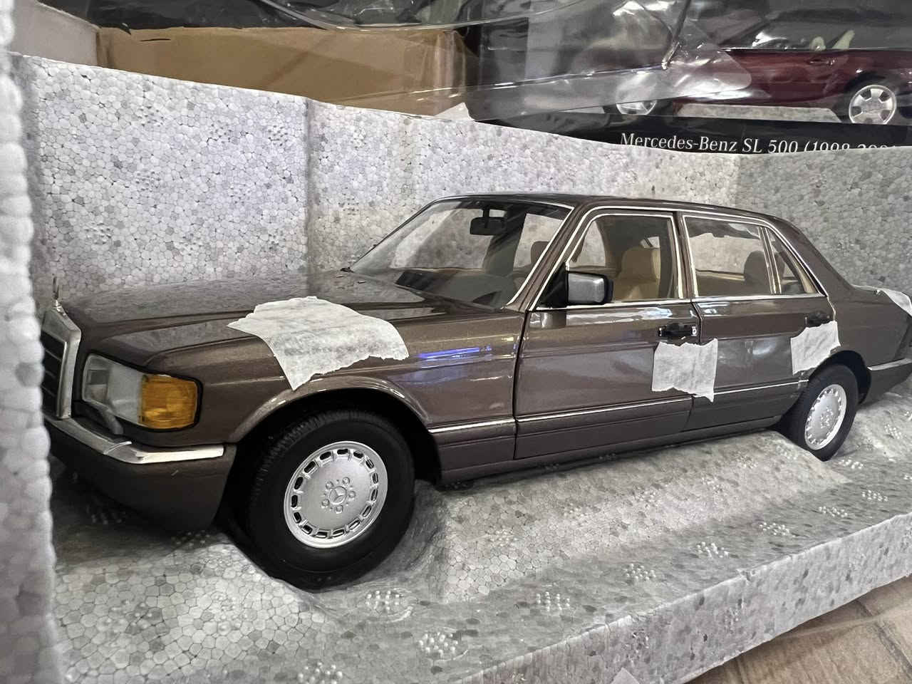 مرحبا اصدقائي
1/18 
Norev (تغليف مارسدس)
Mercedes -benz 560 sel
Brown
185$


**إذا كنت صاحب هذا الإعلان وتريد حذفه لأي سبب، رجاءا أرسل رسالة إلى الدعم الفني**