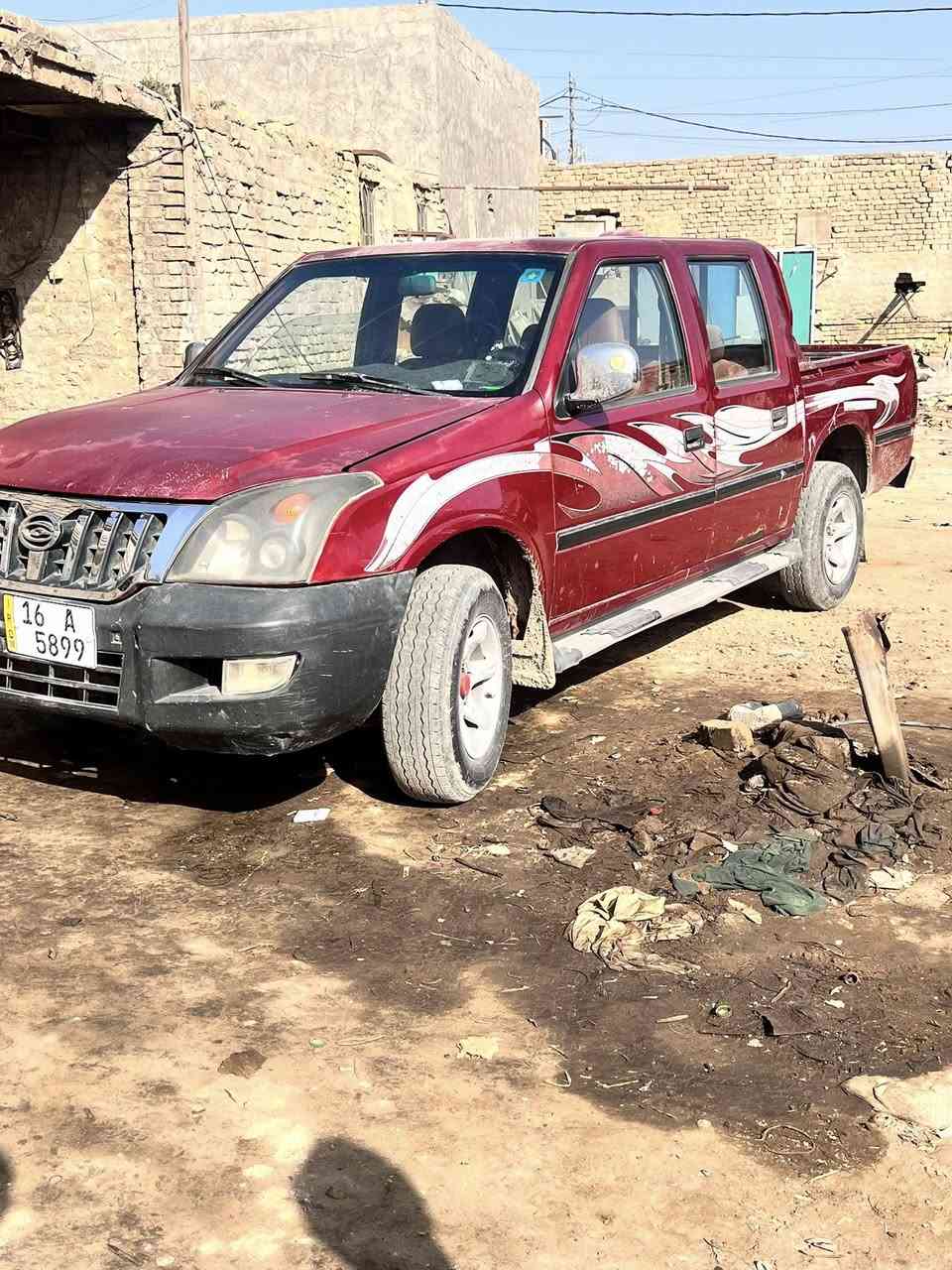 سلام عليكم ورحمه الله هاي السياره مديل ١١باسمي مصفره من الهيئه والغرامه حداديه جديده ونضافت السياره كدامكم نقصه فقط حصيره مال البدي بيه خياس ‭٠٧٨٠ ٣٤٠ ٧٩٥٠‬ سعره ٤٣وبيه مجال
