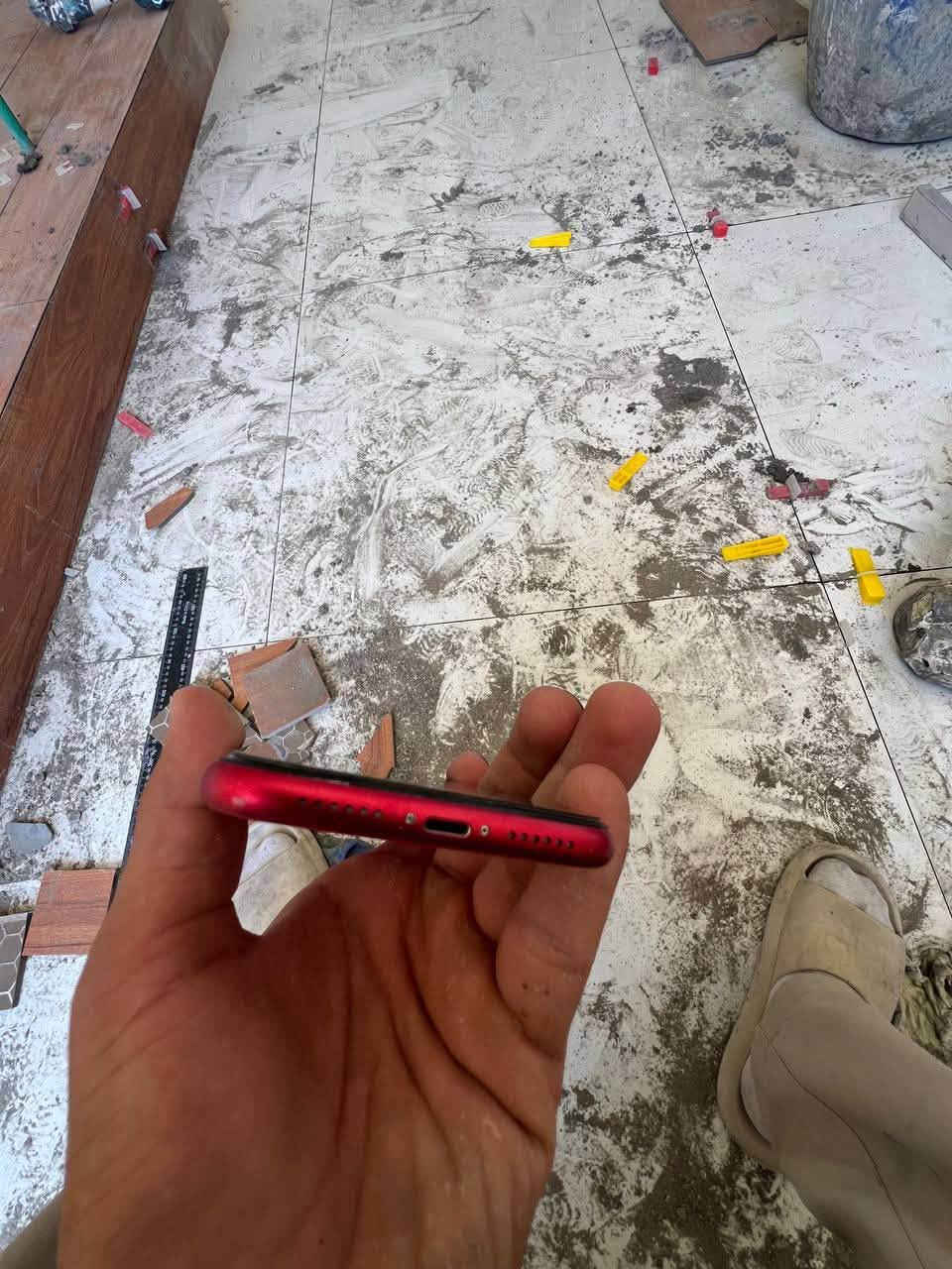 ايفون ١١ عادي
ذاكره ١٢٨ 
بطاريه ٧٦ 
شرق اوسط 
شريحه وحده 
سعر ٣٥٠ الف قفل ذا اكو مراوس ب ١٣ برو ماكس ونطي فرق ذا مبدل شايه او بطاريه 🤍


**إذا كنت صاحب هذا الإعلان وتريد حذفه لأي سبب، رجاءا أرسل رسالة إلى الدعم الفني**