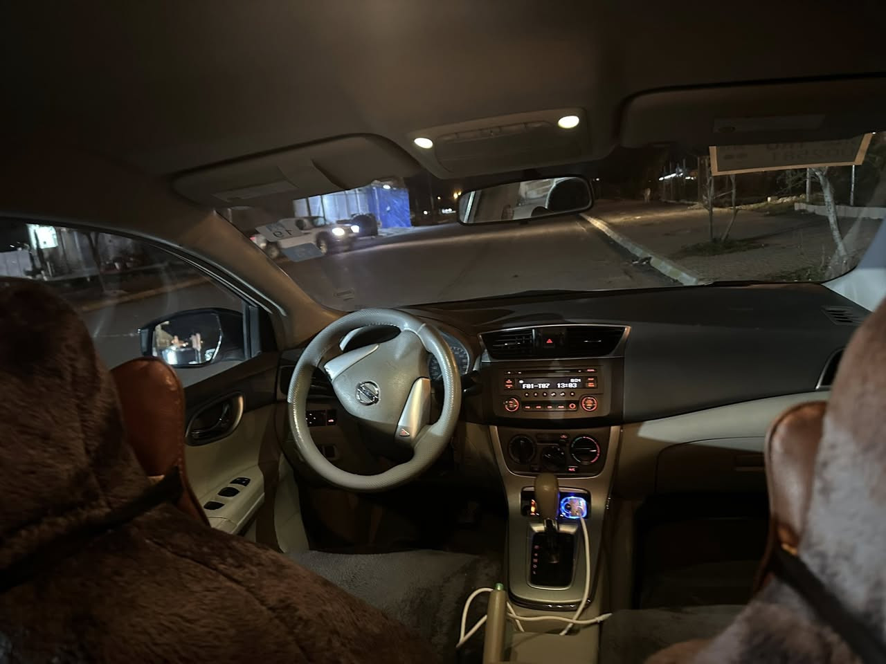 نیسان سێنترا مۆدێل 2015 خلیجی لۆک لۆک
تەنها یەک پارچەی بۆیاخە بێ ناوگرتن
سەنەوی تا 2030  بەناو خۆمەوەیە
یەک دینار مەسرەفی تیا نییە
گێرو مەکینەی بەشەرت نەکراوەتەوە
سەیارەکە نمونەیە لەجوانی لەرەسمەکان جوانترە
نرخ 102 $ وەرەقەو مەجال 
***********
