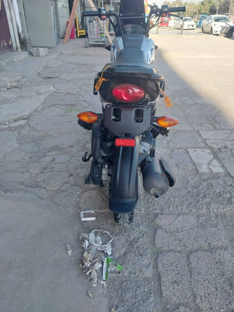 سلام عليكم اخوان للبيع دراجه هونده كلاسك دراجه مكفوله كفاله عامه بس كيلو متر مالته واكف مال سره الباقي كله مكفول سعر ١١٠ مكاني بغداد الشعله هاتف ***********
