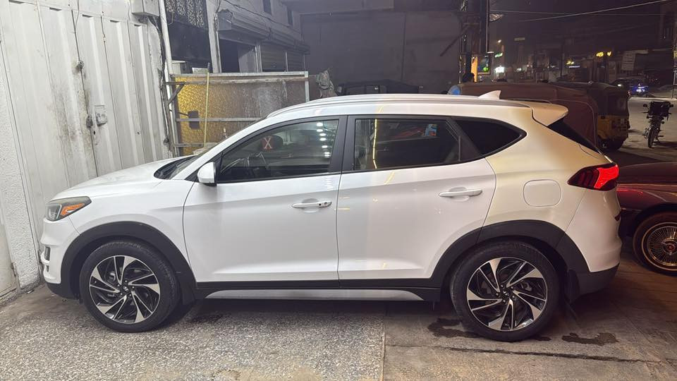 السلام عليكم توسان 2020وارد امريكي رقم اربيل ماشيه 53حقيقي ضرر جاملغ خلفي السعر 193وبيها مجال للشراي ***********
