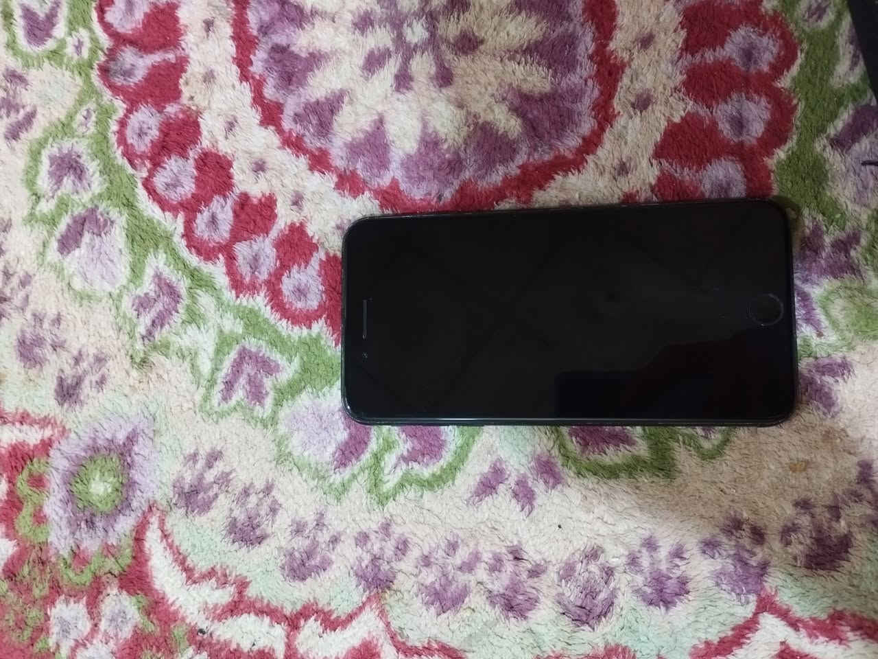 سلام عليكم من رخصت الادمن ايفون سفن بلاص  ذاكره 128 مبدل بطاريه فقط وبطاريته 100 والبصمه شغاله كلشي بي بلادي مكان الرمادي رقمي  *********** لو ادخل خاص
