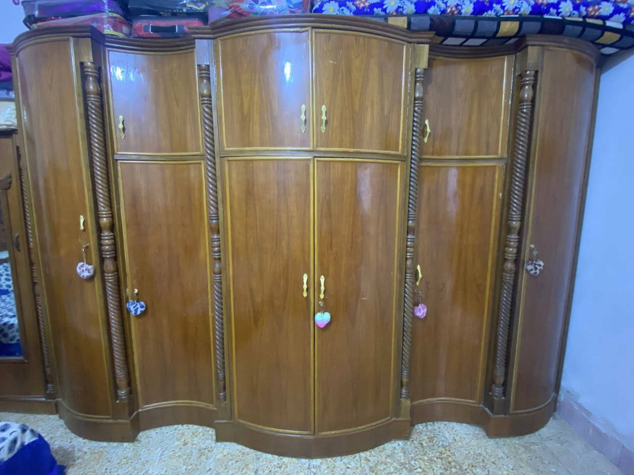 سلام عليكم عندي هاي الغرفه حلوه وجديده ومابيه كل ظرر السعر خاص


**إذا كنت صاحب هذا الإعلان وتريد حذفه لأي سبب، رجاءا أرسل رسالة إلى الدعم الفني**