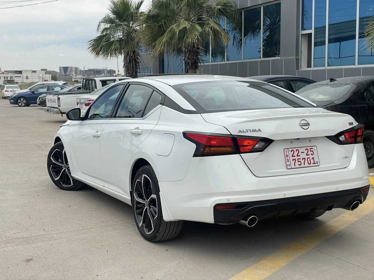 NISSAN ALTIMA 2024. 
SR
 میل 1,000               فول مصفات
سلايد +بصمة+ مرايا رادار+لايت ليد +ليد+سيستم CAR PLAY+٣ مود ايكو و نورمال و سبورت+كهرسي كهربائى كهرسيء تدفية
موبايل شحن +شاشة كبير++٣ نيضام+تبريد قطحتين+لايد
زينون+تحكم ستيرن+هاند بريك بصمة+تعديد سرعة
اربع و نص قطعة صبغ ايرباك ستيرن رجع  سيستم
(سيارة رقم كاتي) بص فحص و هزة جاهز
4 پارچه و نيوى سبوغه فحس و هزه ى بو كراوه 
اربيل: شارع ١٠٠ داخل معارض-
واتس اب موجود///***********////

