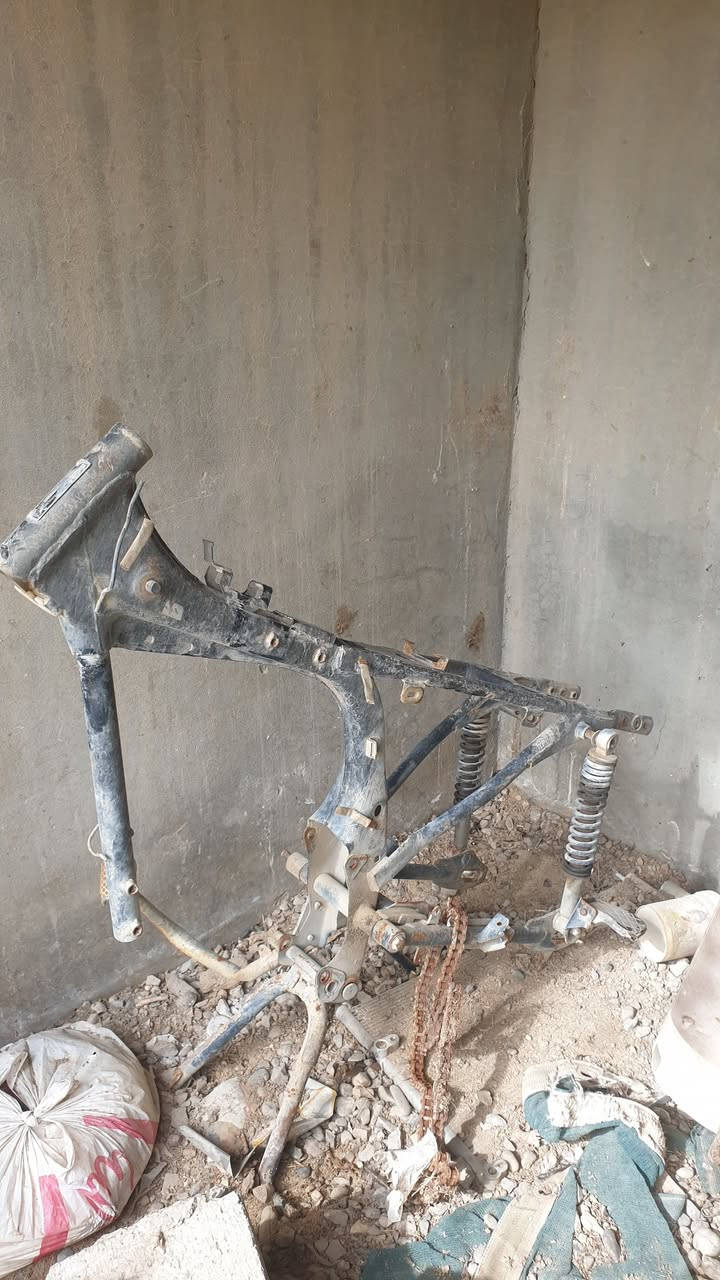 السلام عليكم شاصي2019نامه برو  للبيع 
شاصي موديل 2019 مال نامه برو البلادي مو هذا التعمير الخفيف ثقيل فول 
متروك وما عايزه بس غسله مرتبه 
وبي نصبه تجنن تفيد اهل الحربي  
السعر مناسب 
رقم ***********
