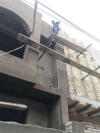 خلفه متفرغ حاليا لبخ سمنت ناعم خشن تصفير مساطر نثر تقليف لواجهات بلحجر...