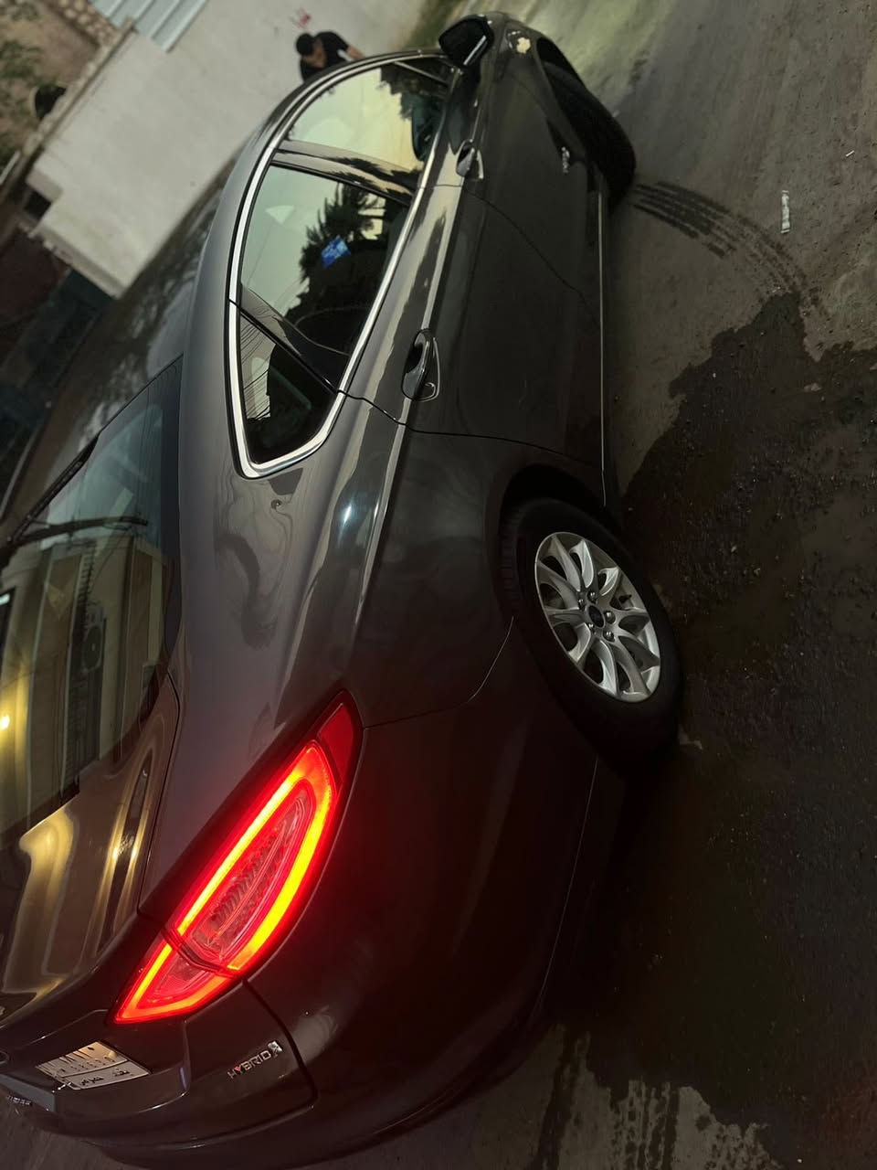 ‏▫️(motor ford fusion)  فورد فيوجن هايبرد خليجي موديل 2018 محرك 2000
المواصفات : 
▫️بصمه 
▫️تشغيل عن بعد
▫️هاندبريك بصمه
▫️تدفئه كشنات 
▫️ رادار قراءه الطريق
‏▫️ABS نطام الفرامل 
▫️4 ابواب بصمه 
▫️نوافذ كهربائيه تحكم عن بعد
▫️تبريد قطعتين  
▫️مري جانبيه شفط 
▫️تبريد مناخين منفصل للسائق  والراكب 
▫️7 الوان داخليه اختياري 
▫️اشاير مري 
▫️نظام ايكو (Eco) اقتصادي في صرف الوقود 
▫️شحن منظومه البطاريه من خلال الفرامل والمحرك
▫️حساس تشغيل ماسحات مطر (Auto)
▫️ كامره خلفيه دواره + حساس امامي خلفي 
▫️فول تحكم ستيرن  
▫️لايت زنون ابيض عالي وناصي + البراكيت الاسفل الايت لد يشتغل مع سكن دوران تلقائي مع المقود 
▫️نظام تحكم بالجر وثبات المركبه 
السياره باسمي ونظيفه  مثل ماموضح بلصور 
📞رقم الهاتف :***********
   السعر (125$) وبيها مجال بسيط
