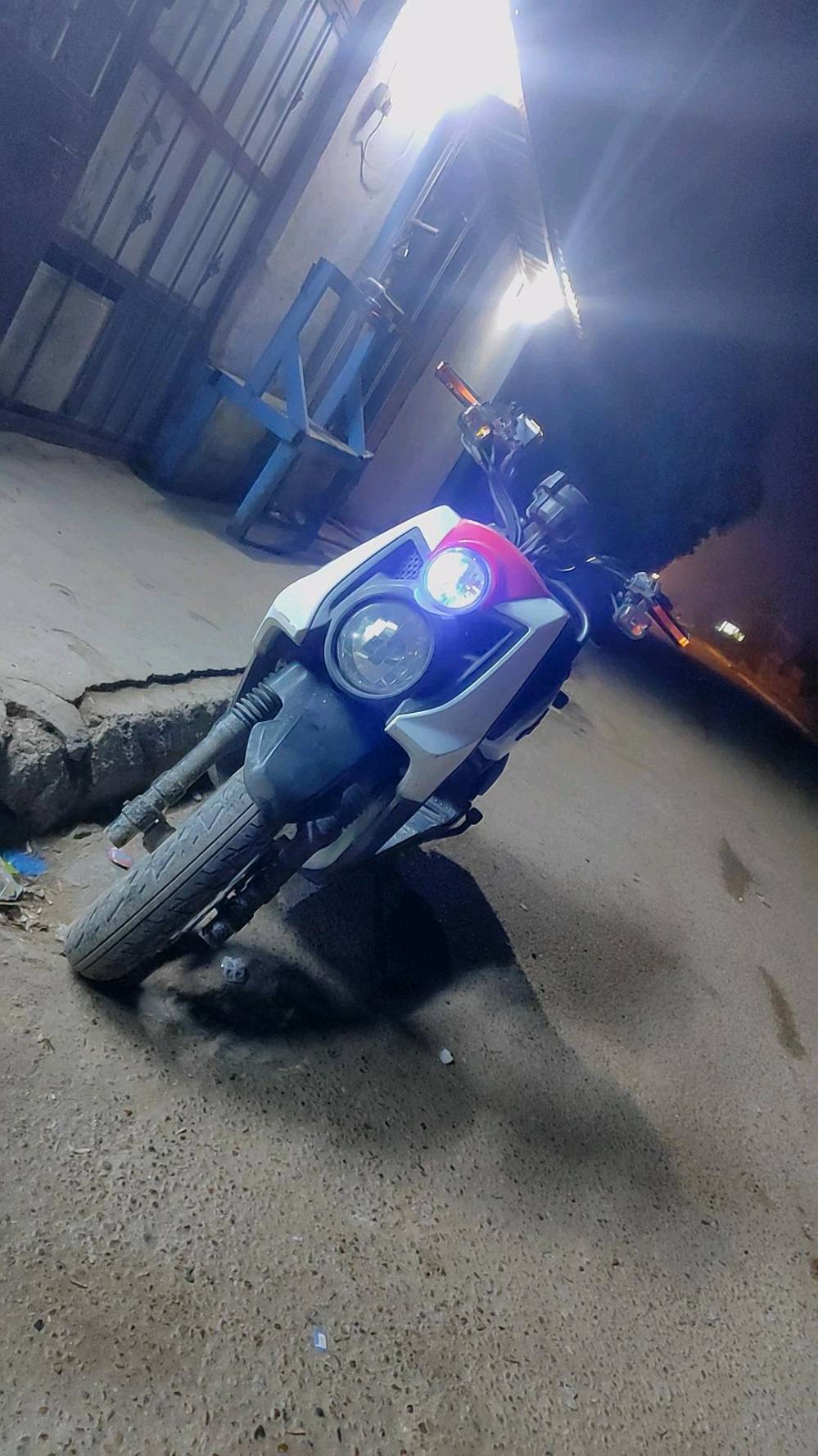 سلام عليكم اخواني 
دراجه سكنس جبلي 
رمبه صارله 4 اشهر دراجه خير من الله تجي تشوفه واخليك على راسي مامفتوحه مكينه بلاديه كلجات الامامي رياضي والخلفي بلادي 
معدل خير من الله
والشلعه تشك الكاع 
دمام صوت 🎵
مااكثر عليكم تجون وتشوفوه وعيوني الكم
العنوان البياع نهايه شرطه الخامسه
الرقم ***********