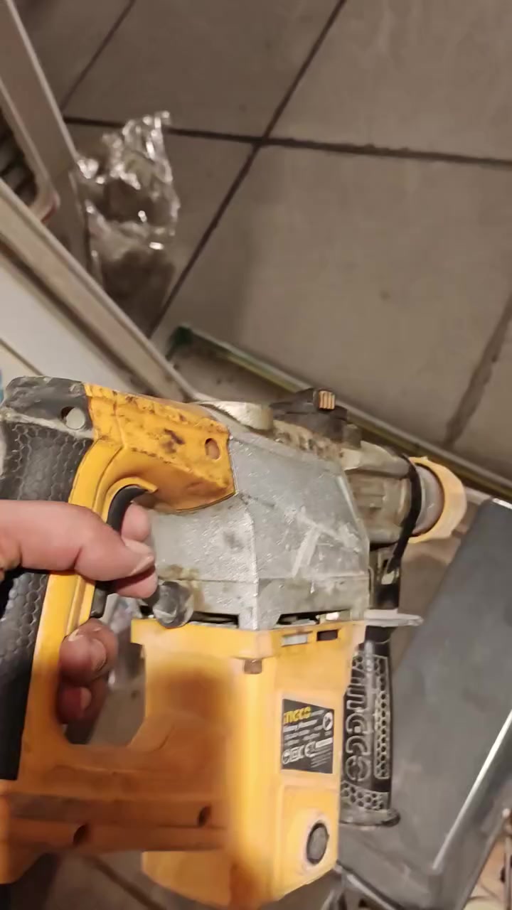 السلام عليكم اغراض للبيع ذني المعروضات واكو هواي بعد وياهن اكو كتر تشريح واكو فخات زاوية واكو فخات عادية وسط واكو براين خشب انكليزيات واكو منعمات وسنافر غراض كلش هواي بس ممصورهن كلهن الي يفيدنة شلعة يجي يشوفهن ومانختلف مكان بغداد مدينة الصدر قرب مستشفى العطاء ***********
