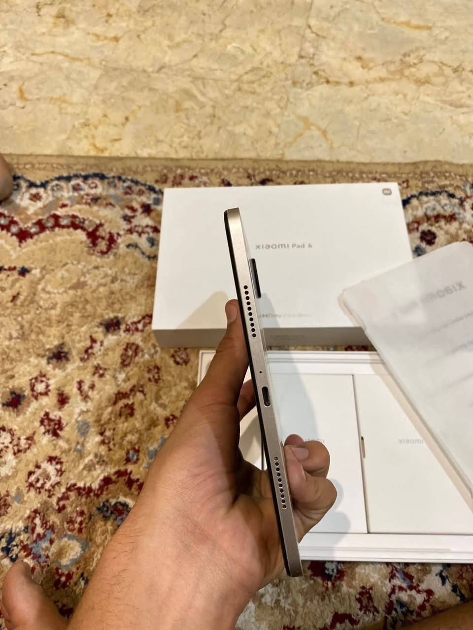 شاومي باد 6 نضيف كلششش نضافة 98/100 
1 الذاكره 256 
2 120فريم 
3 بطاريته 8840
4 الشحن 33 واط
الجهاز وياه 
 5 كيبورد 
6 لاسق شاشه عدد اثنين 
7 كفر 
جبتة علمود الدراسة وعفتة ما استعملة يعني بلاسبوع اشحنة مرة وحدة لان ايباد ما استخدمة السعر400الف
 اوبي مجال 
الاتصال. أو واتساب ***********
