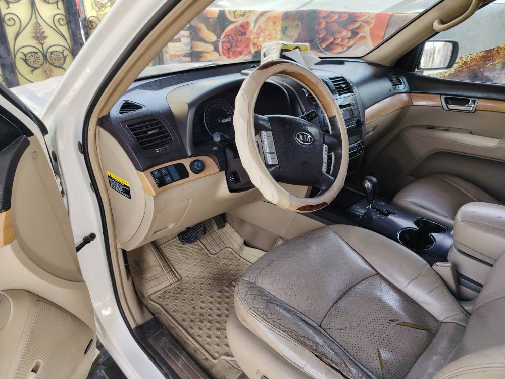 السلام عليكم
كيا موهافي موديل 2012
 رقم بغداد انكليزي
ماشيه 133
 فور ويل فول السياره ١/١
مكينه وكير شرط
 تدفئ تبريد ثلج
 زنون عالي ناصي 
 مكينه ٣٨٠٠ ثلاث قطع تبريد ٧ راكب
 حداديه ٩٠٪ سنويه بأسمي تحويل مباشر
ألسعر ١٥٥ وبيه مجال 
 عنوان الكوفة *********** النجف, العراق
