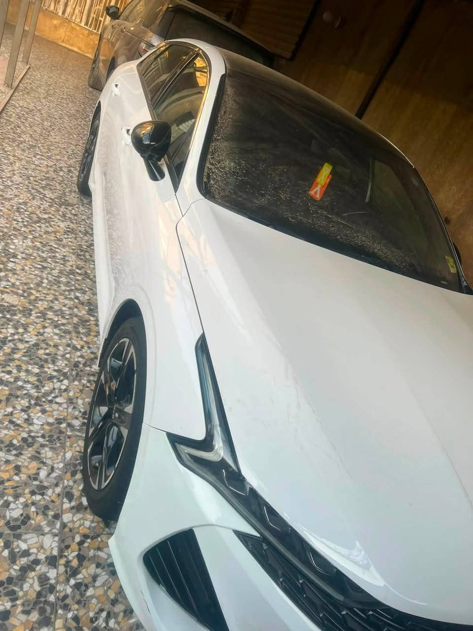 السلام عليكم K5 2021 فول مواصفات GT Lin حادثها قطعه وحده جاملغ سايق مبدل فقط وبارد قليل جاملغ خلفي وموجوده صور سونار بالمنشور رقم أربيل بسمي تحويل ثاني يوم هزه سنويه كله جديد مكان بغداد الدوره ***********
