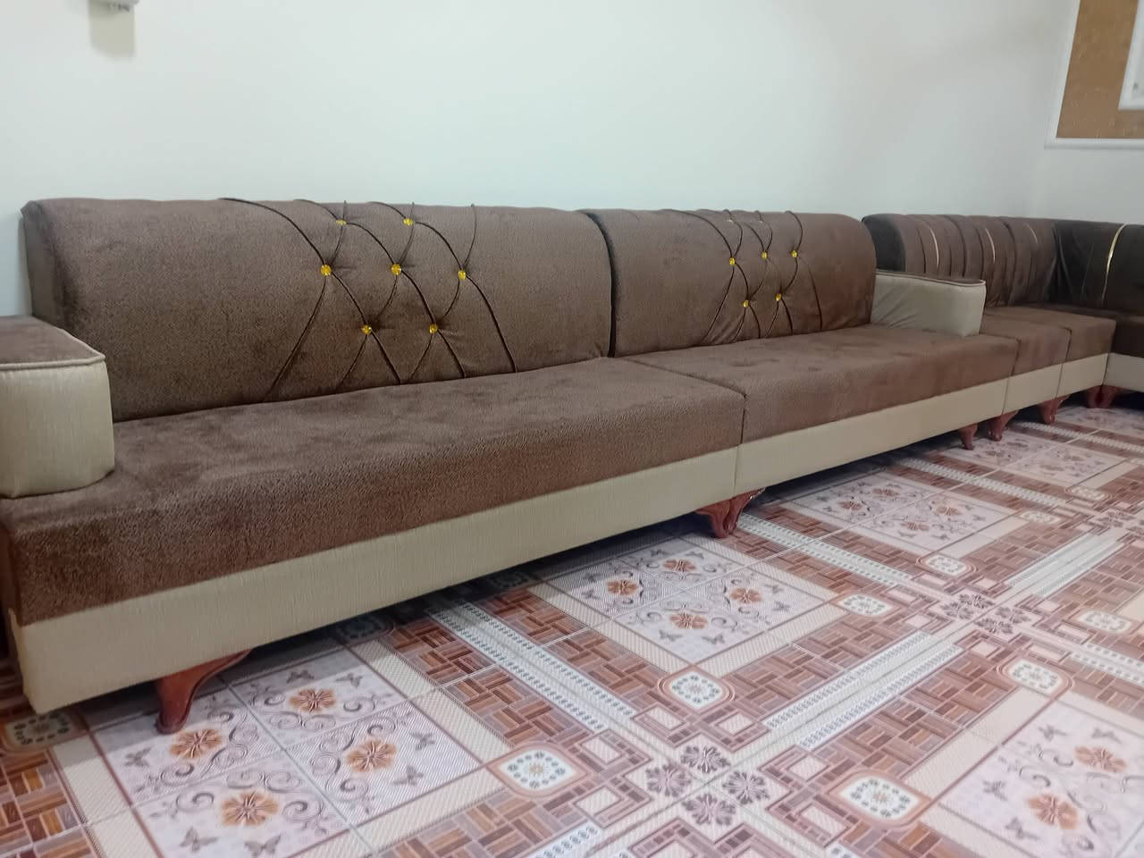 متوفر تخم قنفات ديوان للبيع جديد ونظيف العدد اثنين السعر مناسب العنوان ناحية الفرات التواصل على الرقم أو واتساب ***********
