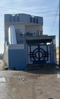 دار للبيع في مدخل تلكيف مساحه الدار 200م ركن  يحتوي الدار على 5 غرف نو...