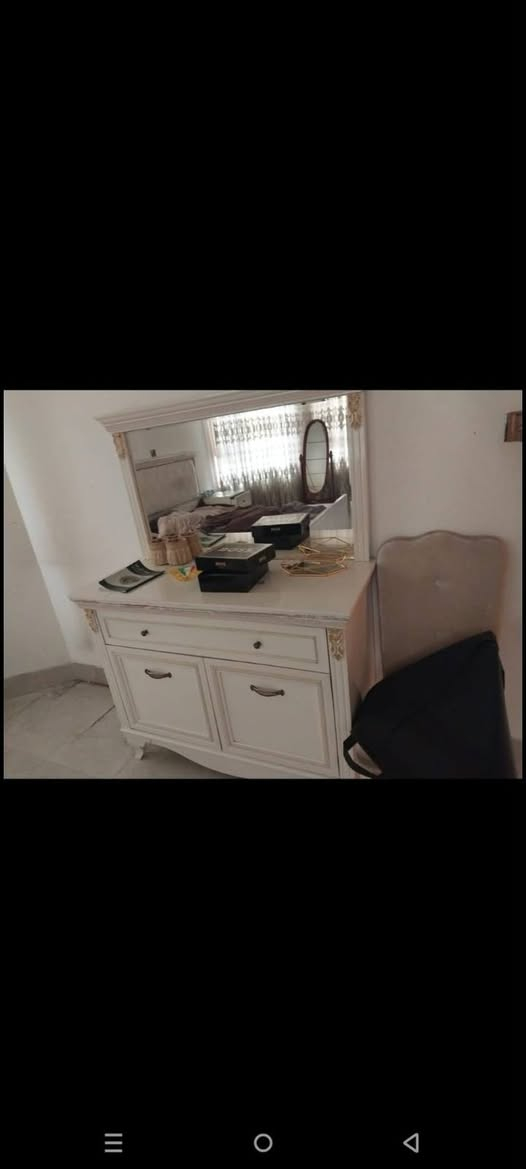 للبيع غرفه نوم تركيه شرط نظافه فوول اي عيب أو كسر مابيها السعر 750 وبيها مجال يوجد


**إذا كنت صاحب هذا الإعلان وتريد حذفه لأي سبب، رجاءا أرسل رسالة إلى الدعم الفني**