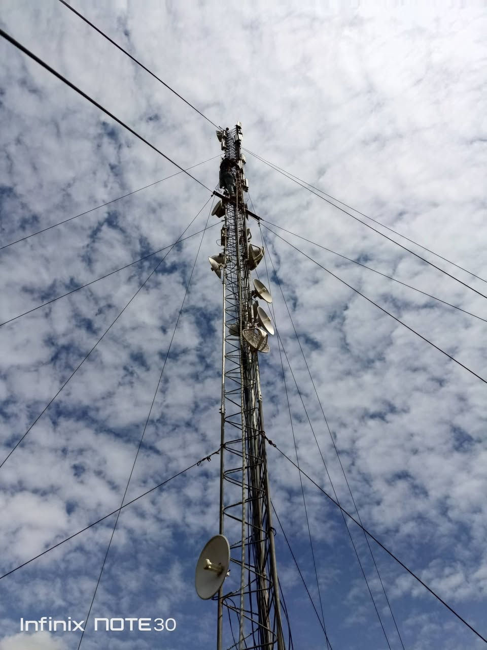 سلام عليكم ورحمه الله وبركاته 
من ضمن عمانا اليوم صيانه برج 18متر 
وتنزيل 6سكاتر فائض عن الحاجة في منطقة شارع فلسطين 
يوجد كادر مميز في فتح ونقل وشد وصيانه ابراج 

***********
‏‪***********‬‏
يوجد واتساب
