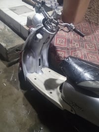 دراجه كلاسيك كل شي ما بيها شغاله كفراتها شويه تعبانات دراجه شغاله جايح...