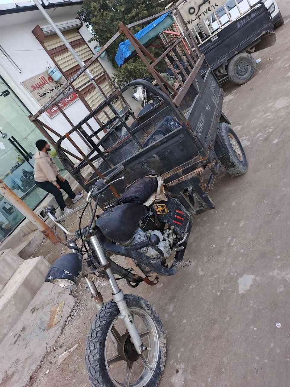 سلام وعليكم ستوته مال شغل موديل 2014 شاصي ركبه محرك اخرس هندر واحد كله بشرط تايرت 3جدد  السعر 500وبيها مجال مكاني واسطي ***********
