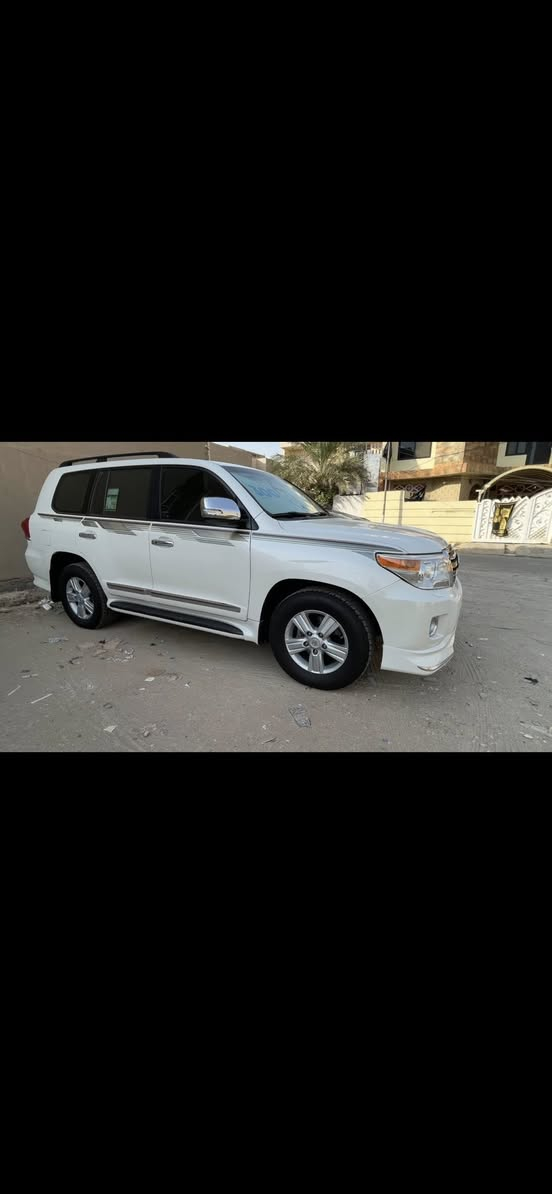 لاندكروز 2013 اربيل مكفوله كفاله عامه تريد وكاله او تحول كامل مواصفات فتحه تشغيل عن بعد حساس امامي خلفي بصمتين المسجل القديم موجود وباقي المواصفات معروفه السياره جاهزه من ناحيه (( الادامه عامه للمكينه والكير وجميع زيوت السياره / منظومه الاحتراق والتبريد والراديتر / باتري تايرات / دسكات جديد/ حمام + بولش  مناقصه شي السياره)) السعر ٣٦٥ وبيه مجال 
***********
