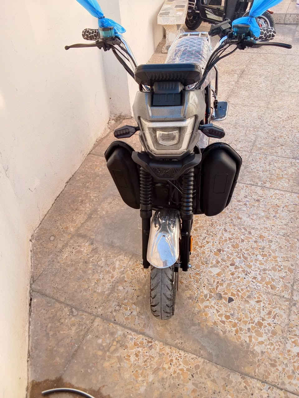 السلام عليكم متاح ماطور شحن للبيع موديل 24البطاريات أكثر من نص عمر كامل مكمل اي نقص مابي السعر 375 وبيه مجال  العنوان هيت الجبل قرب شركه صدى الناعور هاتف ***********
