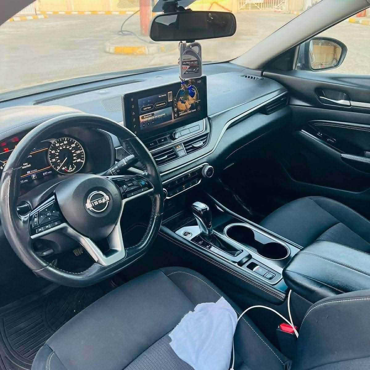 نیسان ئاڵتیما  2023 مواسەفات SV+
 شاشە گەورە صڵاید بەصمە شەغال
 کوشن کارەبا کوشن هیتەر برێک بەصمە
 ناو فۆرمیکا وایەر لێس چارج ڤۆلیۆم سوکان
 ئۆتۆ هۆڵد ڕاداری پێش و دووا
 ئاوێنە و ئۆتۆ ستۆپ دوو دەرگا بەصمە 
کامێرا و حاسە خەتی جادە و ….هتد
تازە رەقەم كرایە 
رەقەم سەنەوی تا2031 نوێیە
ئێرباگ هیچی نەتەقیوە
سەیارەکە پارچەیەک بۆیاغە و پارچەیەک ئەمریکا یە

گێر و مەکیەنەی بەشەرت 
هیچ کێشەیەکی تێدا نییە 

ژمارەی خاوەنەکەی 
*********** واتساب  جهئ سياري ئاكري دهوك, العراق
