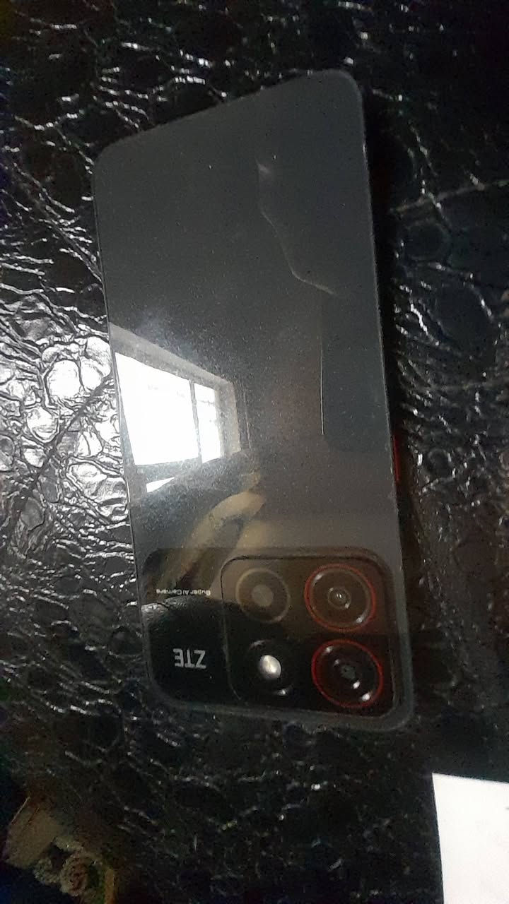 جهاز a35ZTE 
ذاكره 64 
للبيع ب100او مراوس بجهاز A13


**إذا كنت صاحب هذا الإعلان وتريد حذفه لأي سبب، رجاءا أرسل رسالة إلى الدعم الفني**