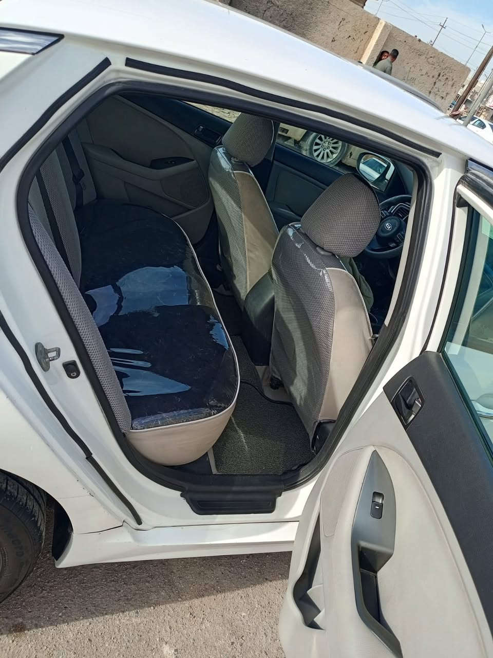 السلام عليكم كيا اوبتيما مديل 2015 سياره نضيفه ومرتبه خير من الله مراوس اوباما 2010 خصوصي رقم راعيها ‭0777 246 8292‬ البصره ام قصر .
