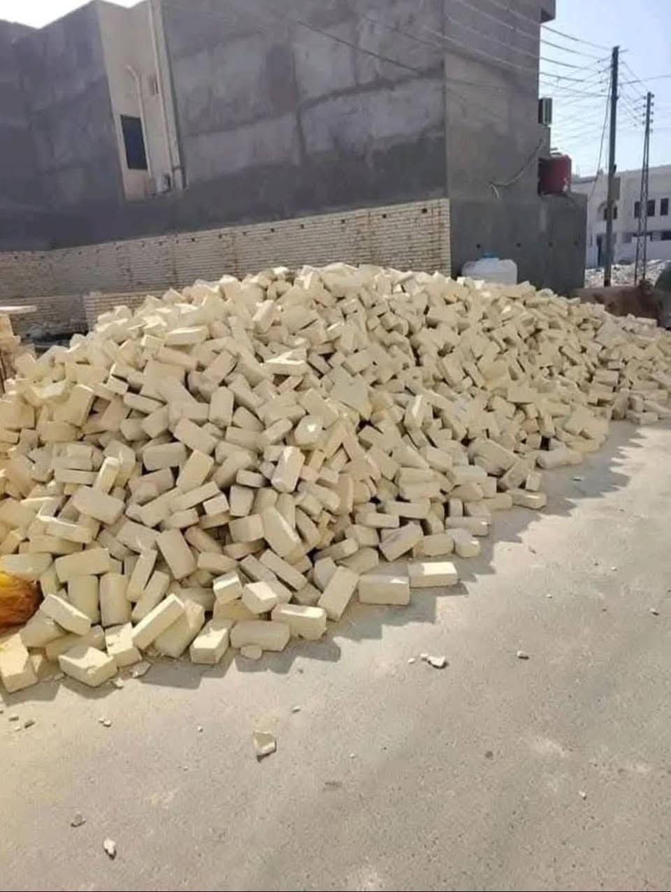 السلام عليكم يتوفر لدينه طابوگ الأصلاح درجه اولى لون وقوه وركن شرط العدد وزياده السعر حسب المكان للأستفسار ***********
