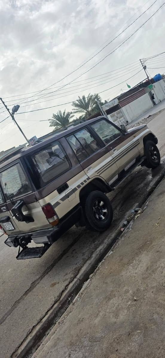 لاندكروز شاص مديل 1996 رقم بغداد بأسمي محرك او كير ملكه 6 سلندر حجم 3000  سياره  جاهزه
او خير من الله  *********** سعر جدا مناسب اتصل او تدلل
