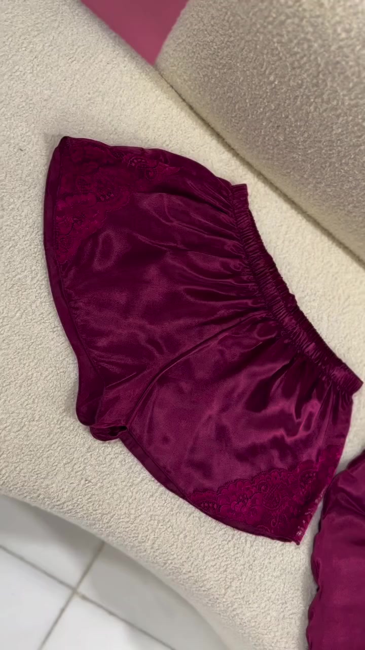 عروض العيد مستمرة
كوزمتك سيدتي 
العنوان بابل الحصوة حي الشهداء عمارة الوردة البيضاء كوزمتك سيدتي للتواصل *********** واتساب يوجد توصيل داخل المنطقه وايضا لكافة المحافظات علمآ زبائنا متواجدين للساعة ١٢ليلآ
