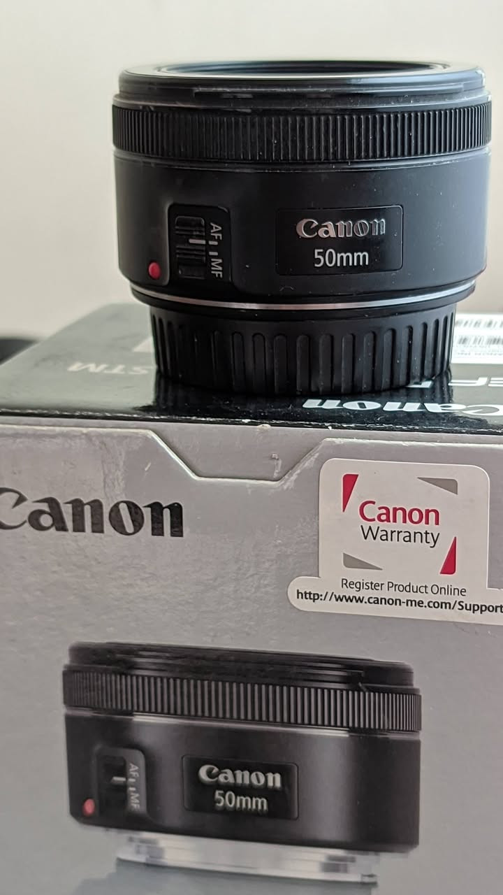 عدسه كانون 50mm f1.8stm
نظافتها امامك موضحه بالصور مع الكارتون والقبق
صورتها معروفه حلوه ومرتبه بالعزل 
بورتريه فديو وفوتو ممتازه 
اوتوفوكس سريع stm فديو وفوتو
تعجبك راسلني خاص  او أتصل 
***********
