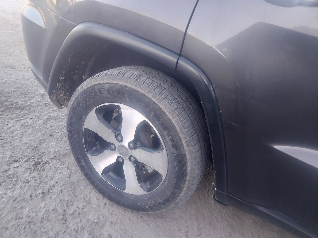 ويل قياس 18 جيب هو وتايراته وزوج تايرات مشتريهن جديد انظاف لا عواج لا تصليح السعر 3 ورقات الاتصال ***********
