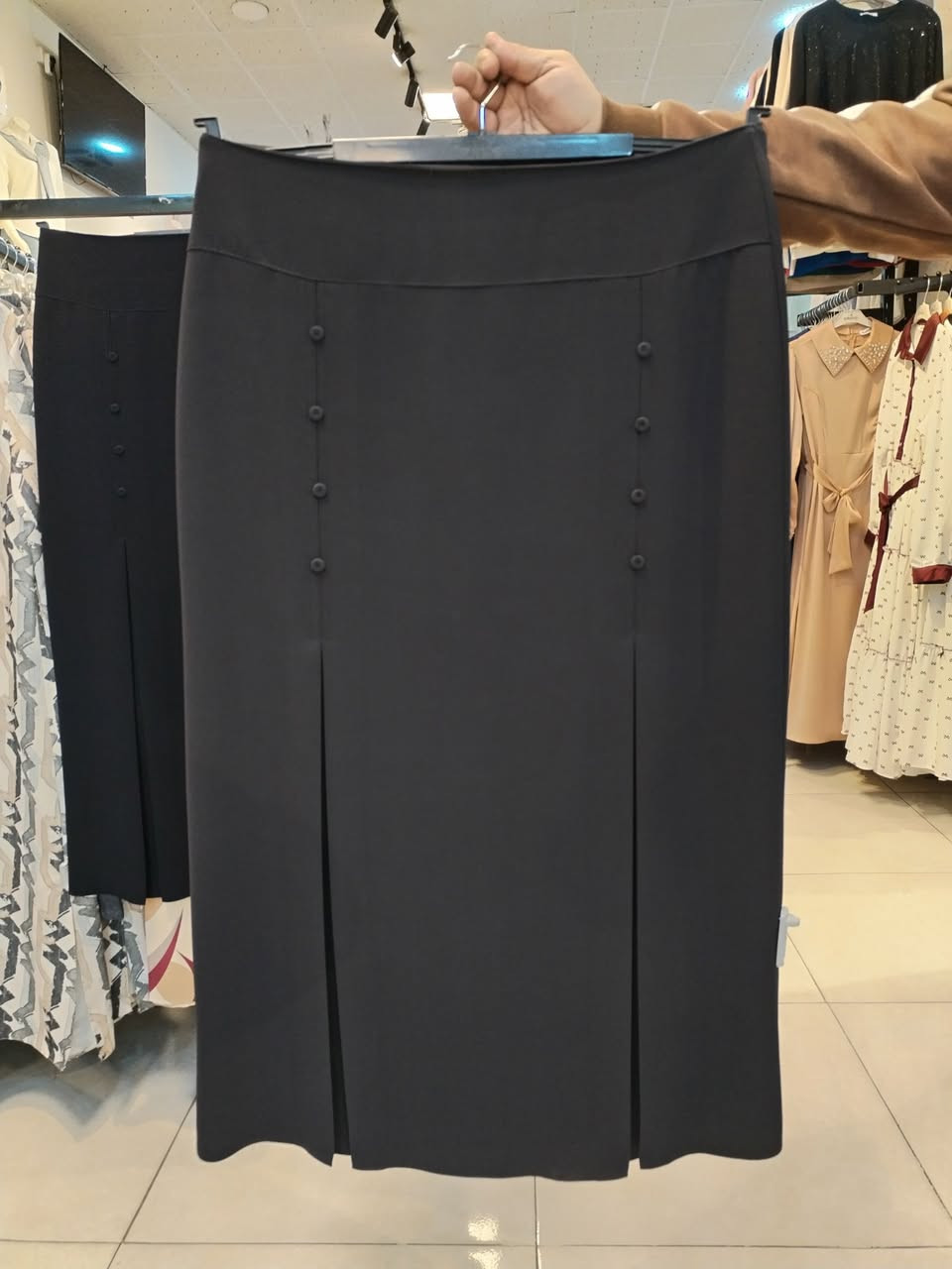 موديلات تنورة طويلة سوبر جرجيت درجة اولى 🇹🇷
التنورة سواد فاحم و فيها بطانة داخلية 🌿
قياسات 44_46_48_50_52_54_56_58_60_62👍
الاوان : اسود _نيلي _ بيجي _ رصاصي _ جوزي 💕

متوفر توصيل لكافة أنحاء العراق 🚗

العنوان؛ بغداد_قرب مجسر عدن شارع الربيع مقابل الشركة العامة لتصنيع الحبوب شارع العام لمدينة الحرية
للاستفسار الاتصال واتساب *********** ☎️

#باشاك_مول #ملابس #نسائي #أطفال #حجابات #كوزماتك #حقائب #احذية #التركي #مفروشات #ملابس_العيد #عيدالفطرالمبارك #فيسبوك #انست #لايك #خصومات #عروض #لايكات
