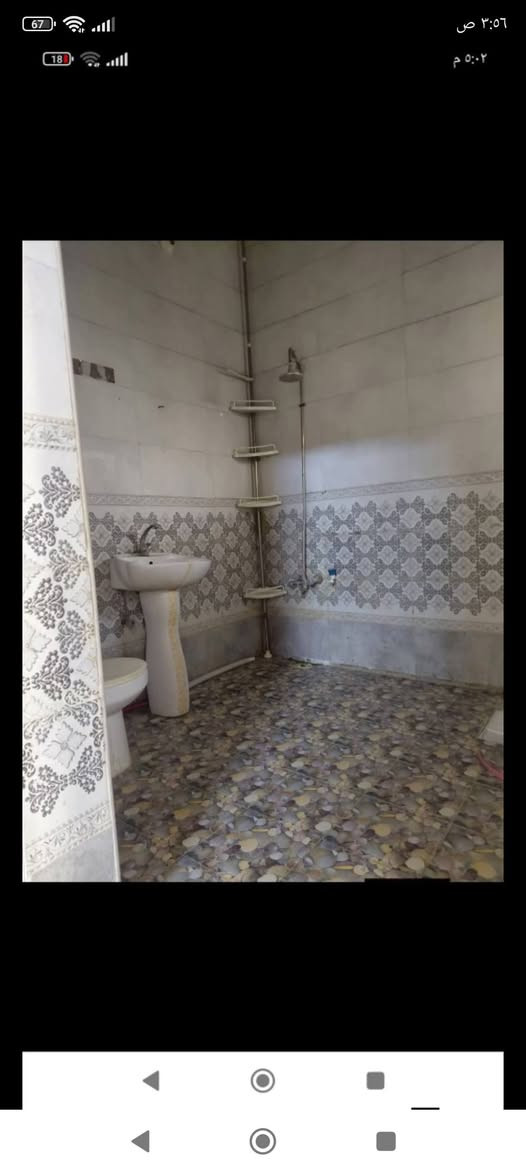 دار للايجار المساحه 100م طابق واحد غرفه صاله مطبخ كليدور مجمع صحيات كراج حي الصحه قرب بيت ابو النسر مبلغ الايجار 350 نهائي  للاستفسار ***********
