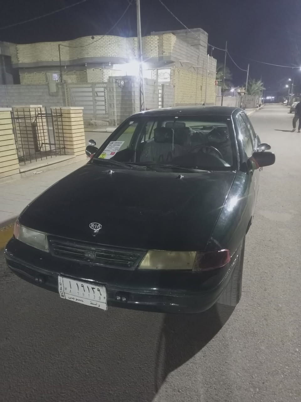 سلام عليكم سياره سيفيا موديل 93 السعر 28 وبيها مجال سياره خير من الله جاهزه محرك كير صدر سنويه نافذه رقم واسط الشراي بيه خير ويدلل  وهاذه رقمي ***********مكاني واسط قضاء الزبيديه

