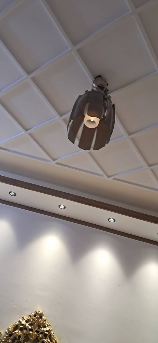 السلام عليكم بنكه ٨ريش مستعمله شئ بسيط ام  ريمونت مشتريها ب١٥٠ واعيدها ١٠٠ بنكه حلوه ومرتبه ( الرقم ) ( ***********
