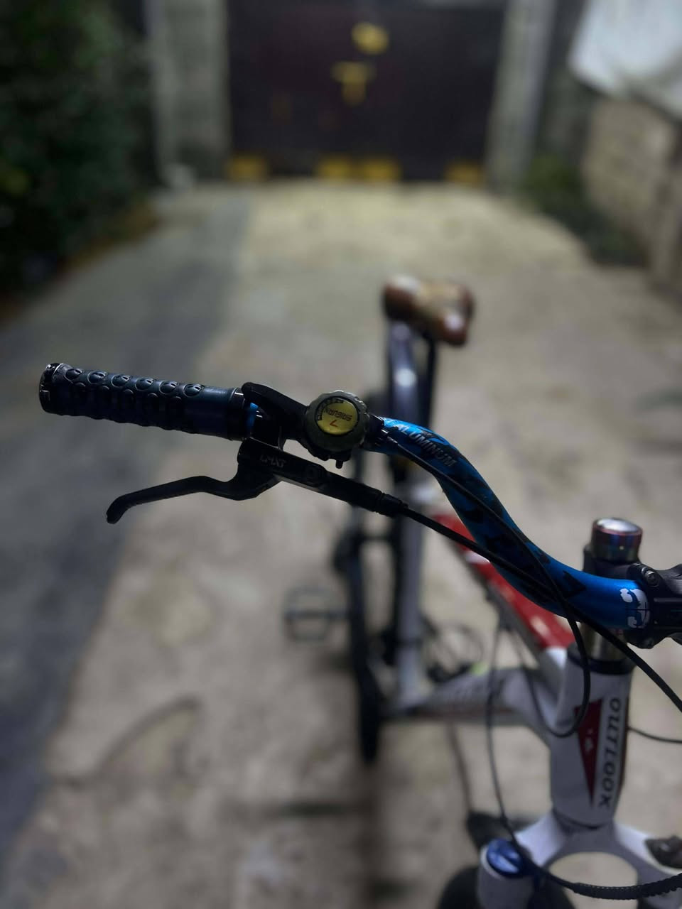 سلام عليكم شباب بايسكل جبلي للبيع
حجم 27:5🔥

نوعيه OUTLOOK ياباني 

بريكات هايدروليك نوعيه ممتازه🔥

ستيرن رياضي المنيوم موشم 🔥

المعدن المنيوم 🔥

عقارب 7/3🔥

دبل امامي مقياس🔥

سعر 130 الف بي مجال 🔥

اي نقص مابي اخوان عنوان بغداد العامريه ***********
