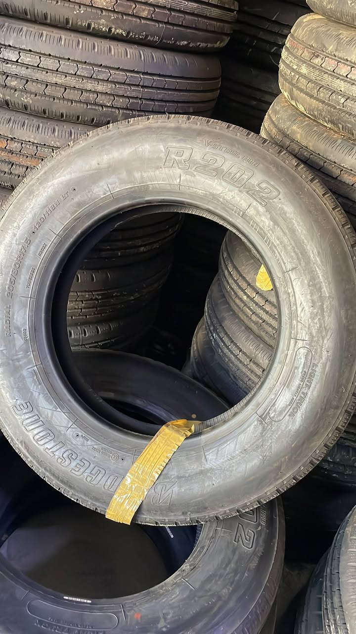 تاير كوستر برجستون الحجم 17:5 جديد 
مكاني مجمع مشن بغداد متوفر جملة و مفرد  *********** واتساب
