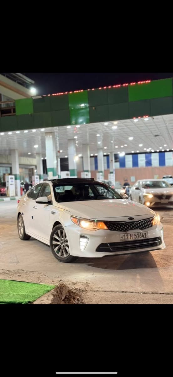 السلام عليكم اخوان 
اوبتيما ١٨ بأسمي مواصفات s وارد امريكي 
بنوراما مواصفات s معروفه 
بأسمي تحويل مباشر
ماشيه 56 الف مايل حقيقي
كير محرك كفاله شرط   
رايدها مراوس بچارجر راوينا حلالك والرزق على الله
***********
