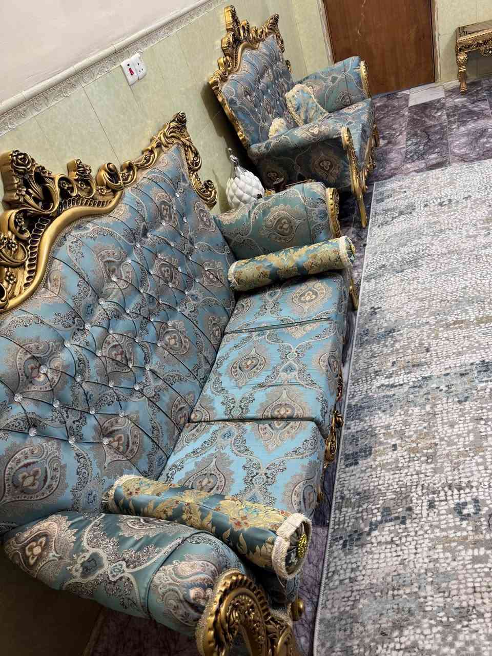 تخم ملكي اخو الجديد مستعمل شهرين
قنفات كبار 2 ام 3 نفرات
قنفة وحده ام نفرين
كراسي 2
ميز كبير واحد 80x80
طبلات ثنين صغيرات
السعر 750 المكان كربلاء حي المعملچي
*********** كربلاء, العراق
