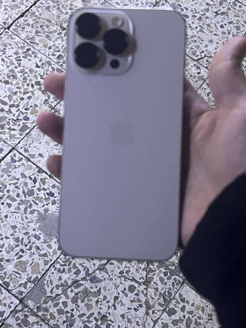 ايفون 16 برو ماكس للبيع بطارية نظافة 100 ما مبدل بي اي شي ذاكره 256 مشحون 250دورة السعر مليون واربعميه العنوان شارع فلسطين للاتصال  ***********
