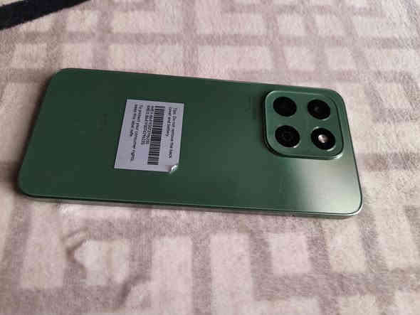 اللبيع جديد السعر ١٠٠ وبيه مجال ذاكره ١٢٨ والعشوائيه ٦ ) ‏‪***********‬‏
