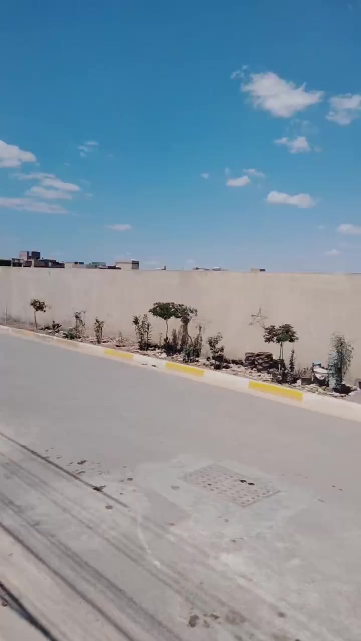مشتمل٦٨ متر للبيع طابق واحد نضيف كلش وجاهز السكن يصلح لاستثمار بشارع ابو سمير بل 26 موقع مميز قريب مدارس وساحة السعر 55 قفل 
***********
