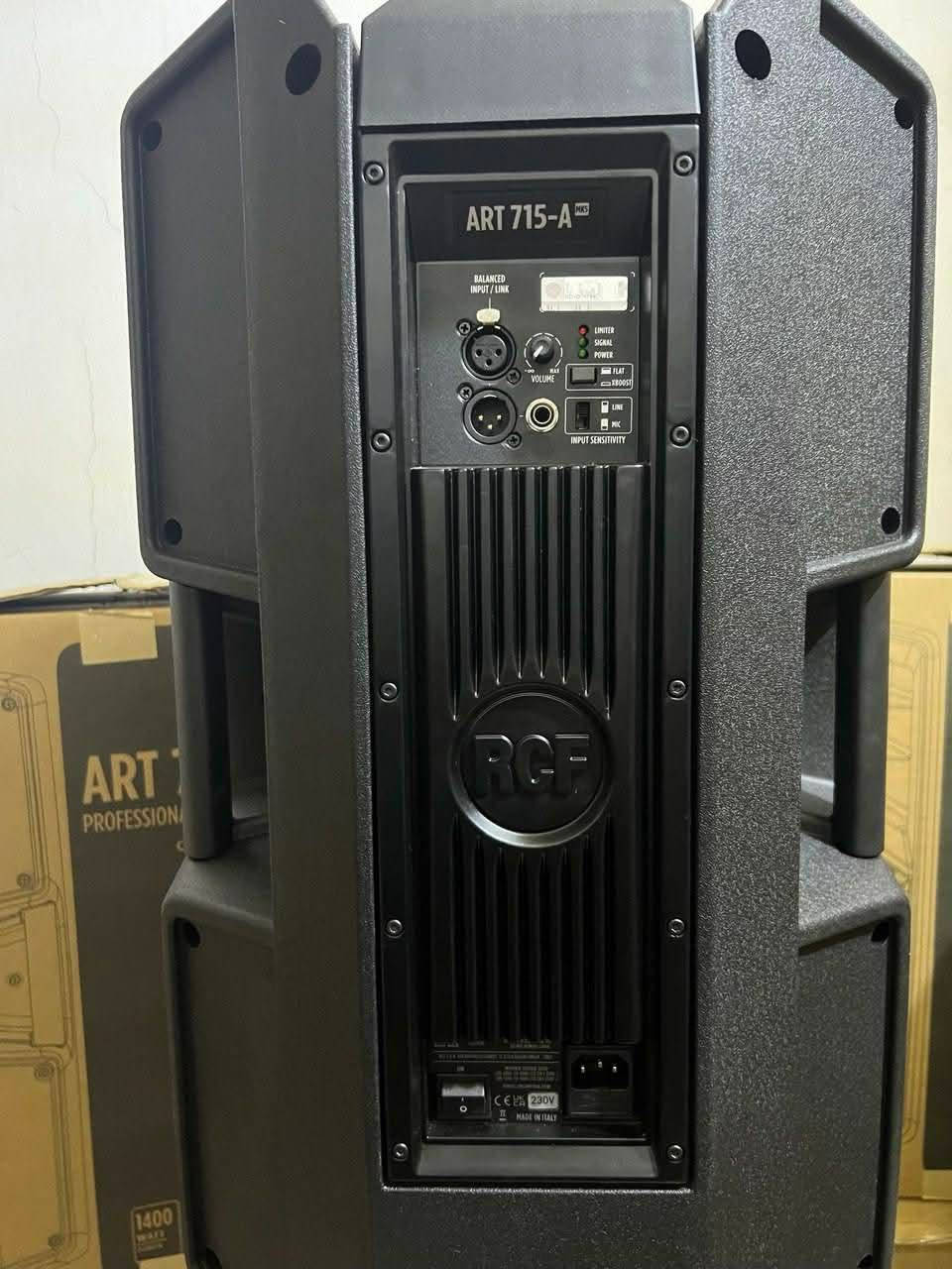 الحمد الله الئ تركيا التجهيز 🔥
تم تجهيز احد زبائنه في تركيا 
الوجبه رقم (٣) 
سماعه RCF/٧١٥ كهربائي
ضمان درجه اولى 100%🔥
الاسعار مناسبه جدآ جدآ 🔥
مكان المخزن الناصريه ..
***********
