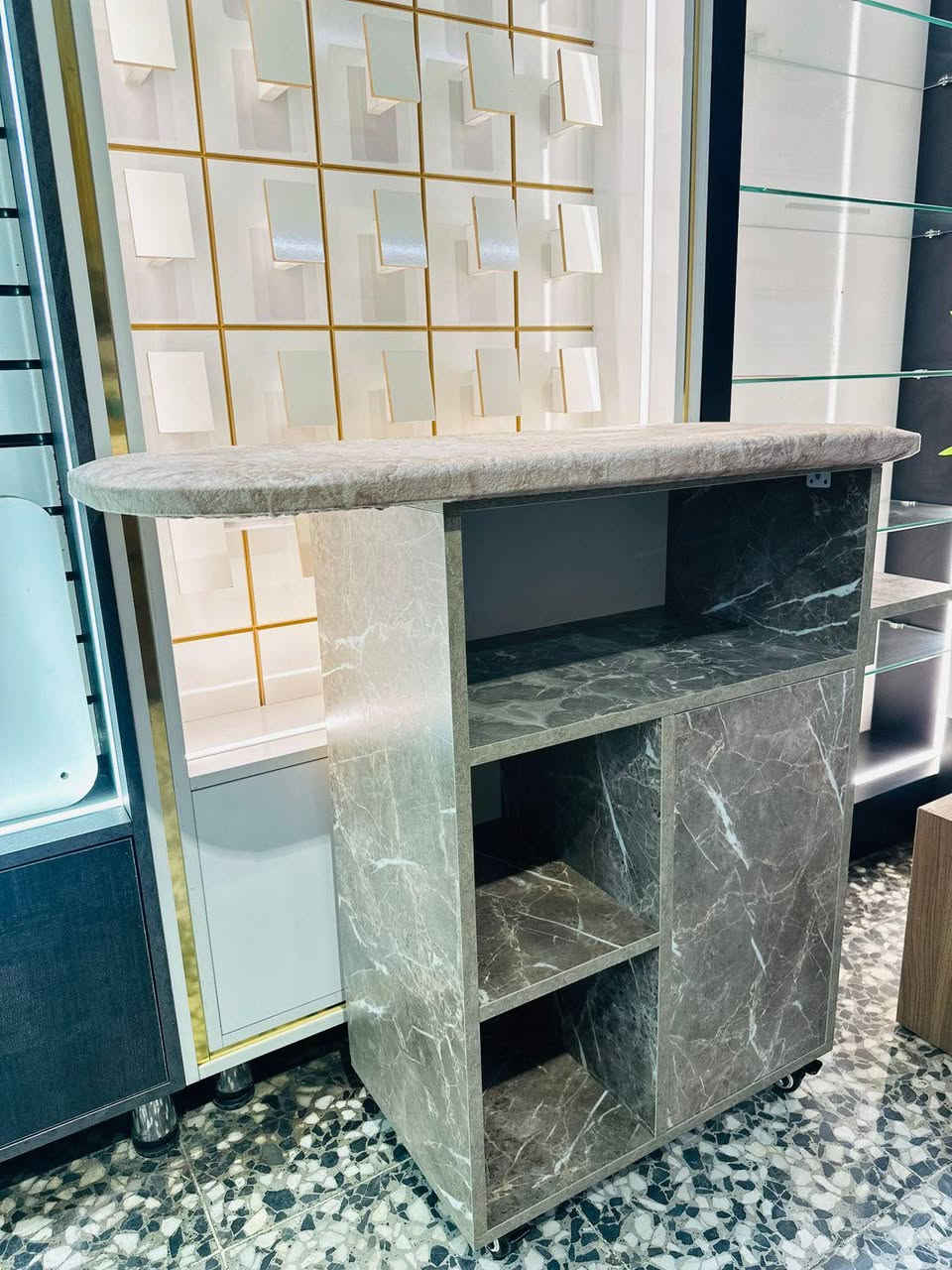 ميز اوتي ملاحظه الشغل جديد السعر 50الف رقم تليفون 📞 ***********
