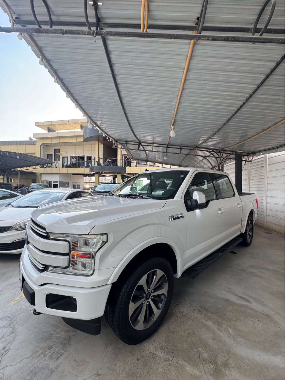 فورد F150 2019 lariat   خليجى
فورد F150 موديل 2019
مواصفات lariat فول بدون بانوراما 
اخت زيرو سيارة مكفولة كفالة عامة حتى شوخت مابيها اي ملاحظات ما بيها 
بؤدى قصير باب كبير مرغوب
مكان : سليمانية
ماشية: ٥٣ كم  الف كيلو حقيقى

محرك v6   محرك مرغوب توين توربو 
مواصفات خليجي
كير محرك بشرط
بدون صوت وصرف و خلل كل بشرط فحص
سيارة جديد حتى بدون بارد و شخت حيل حيلوة
مواصفات
{ - شاشة كبير - كود باب - تشغيل عن بعد - كشنات كهرباي - 
 - تبريد مركزي - ليد بودي - دراج بدي - كاميرا - حصاص 
- تحديد سورعة - بعد }
اربع تاير وويل جديد بدون مصروف
سيارة شرط بدون اى نواقص كير و محرك وحدادي وكاهرباى كل بشرط
سنوية و رقم جديد سنوي بأسمي تحويل غرامة بشرط
هاتف ***********وتساب
سعر سياره ٢٨٧$
*********** رقم هاتف السليمانية, العراق
