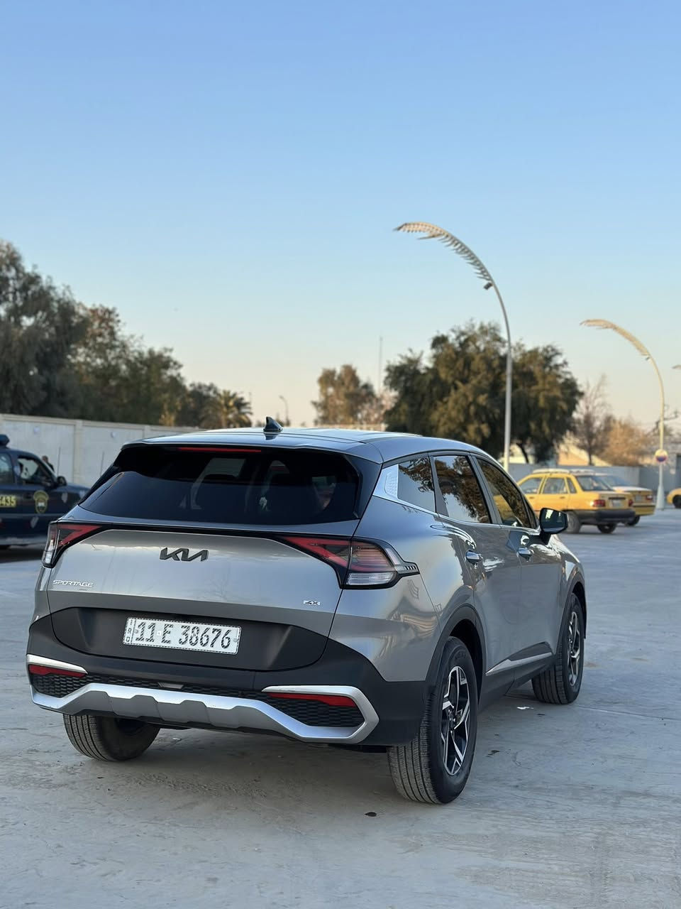 السلام عليكم
للبيع 
سبورتج ٢٠٢٣ وارد امريكي 
ماشية 32
حادث جاملغ وبنيد صبغ ٣ قطع 
مواصفات السبورتج الاعتيادية 
رادار امامي 
حساس خلفي امامي 
كامرة خلفية 
٤ وضعيات قيادة 
للاستفسار : *********** 
مكان السيارة بغداد الكاظمية
